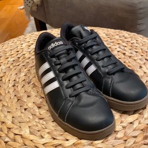 Black “laceless” Adidas, men’s 5, women’s 7.